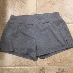 K-Swiss shorts size M